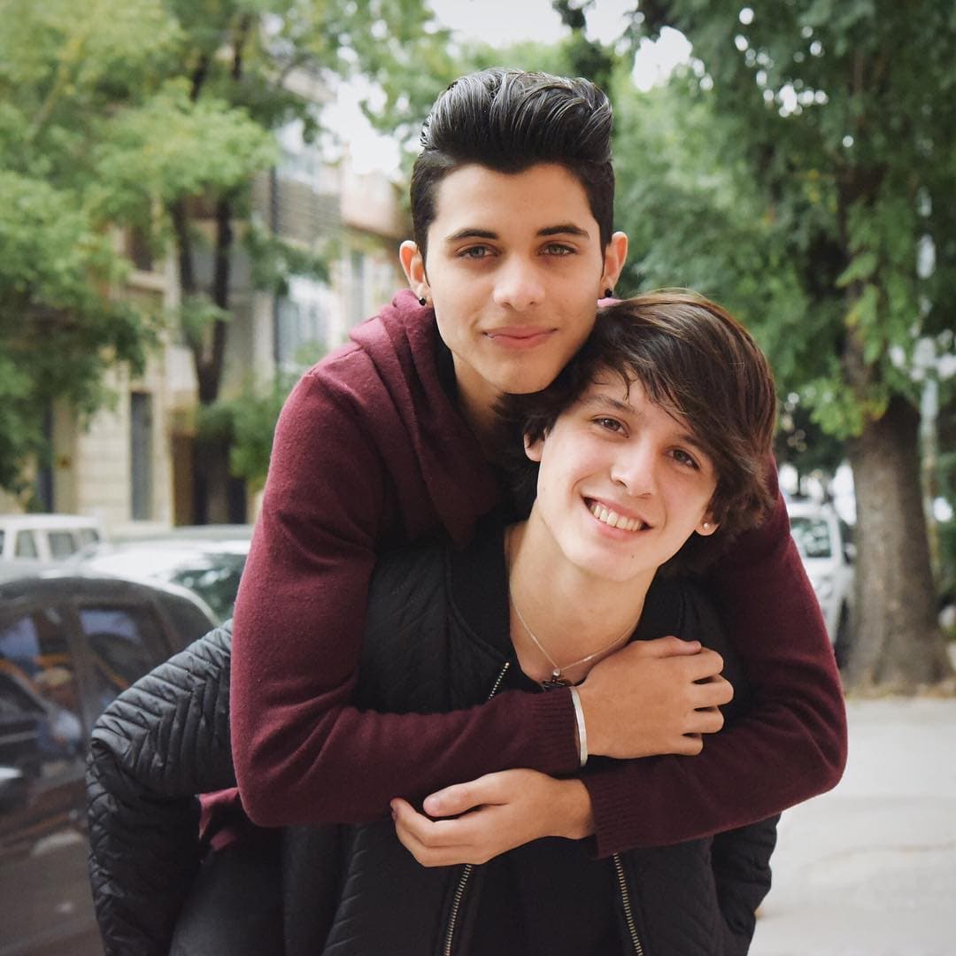 “Más que amigos, hermanos!”, dijeron Chris y Erick en esta foto que publicaron en sus redes sociales.