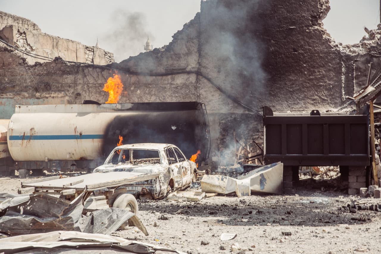 "Un tanque de gasolina continuaba encendido, aunque explotó días antes. Ya nos estábamos acercando a la línea de fuego".
