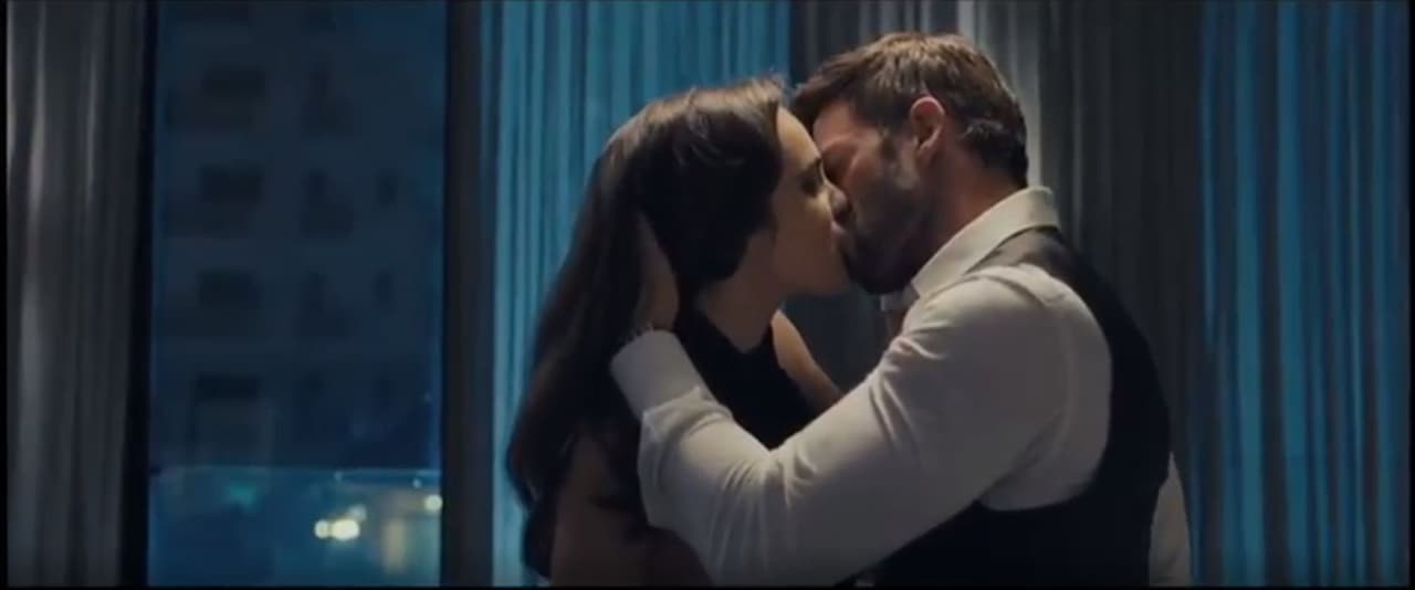 "
<b><a href="https://www.univision.com/famosos/william-levy-dejo-fascinada-a-una-actriz-y-no-es-precisamente-elizabeth-gutierrez-fotos" target="_blank">Muy emocionado</a></b> de, finalmente, poder compartirles el tráiler oficial de mi nueva película 'En brazos de un asesino', basada en el libro 'Killing Sarai', escrito por J.A. Redmerski", escribió William en 
<b><a href="https://www.instagram.com/p/B2Uv2ADhfUp/" target="_blank">Instagram</a></b>.