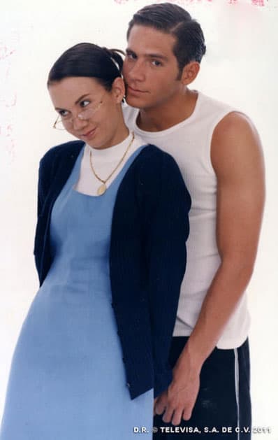 Era una muchacha muy tímida y manipulable en la historia.