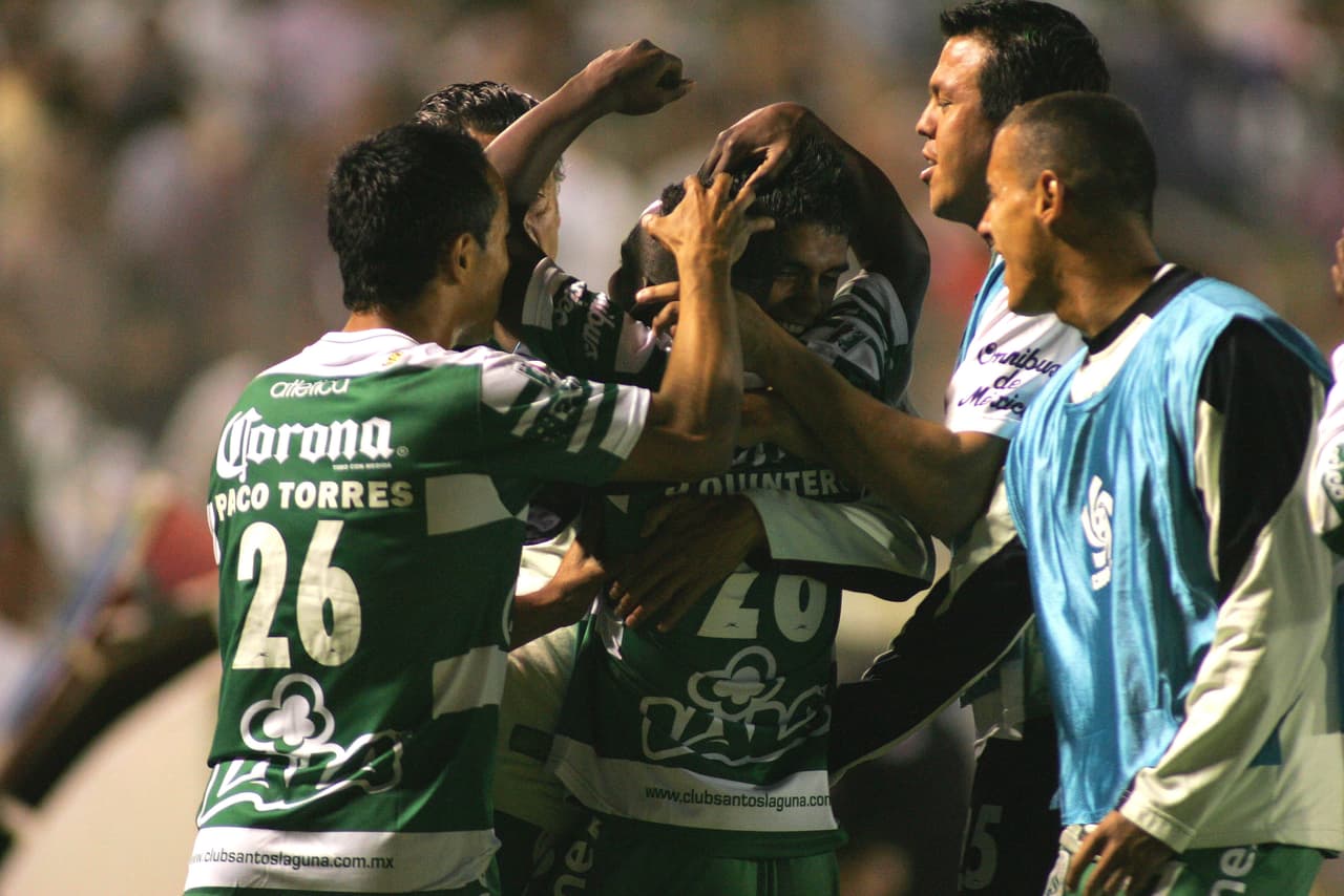 A su llegada en 2009 al Santos, Quintero fue una de las grandes revelaciones en el fútbol mexicano y pronto se ganó el cariño de todos.