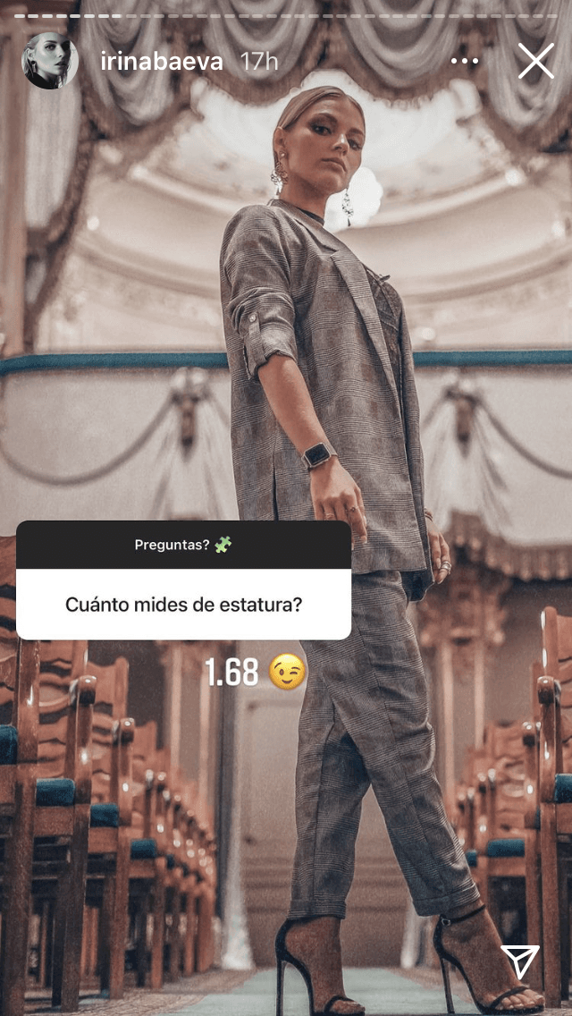 Baeva también recibió varias preguntas de sus características físicas, como su estatura, que es de 1.68, según respondió.