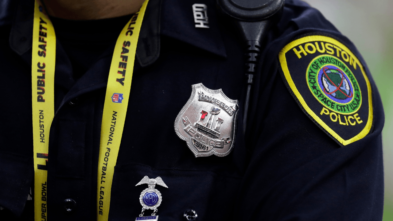 <h2 class="cms-H2-H2">Departamento de Policía de Houston</h2>
<br>"El Departamento de Policía de Houston lamenta el fallecimiento de la representante estadounidense Sheila Jackson Lee. Durante más de tres décadas, la congresista Jackson Lee se dedicó a servir al pueblo de Houston, al estado de Texas y a nuestra nación.
<br>
<br>Extendemos nuestro más sentido pésame a su familia, amigos y comunidad.", dice un comunicado de la agencia.