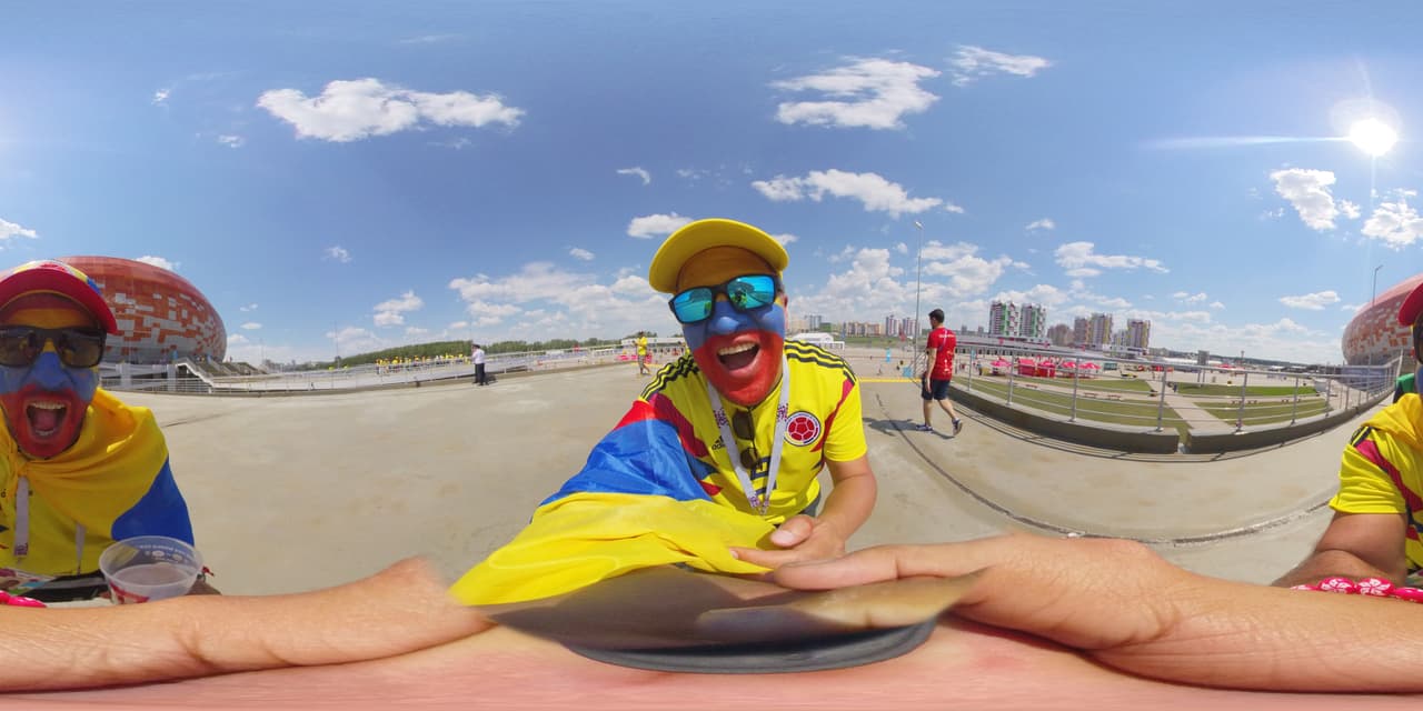 El colorido de la fiesta entre los fanáticos de Colombia y Japón son una expresión de la unidad del fútbol en el arranque del grupo H del Mundial de Rusia 2018.