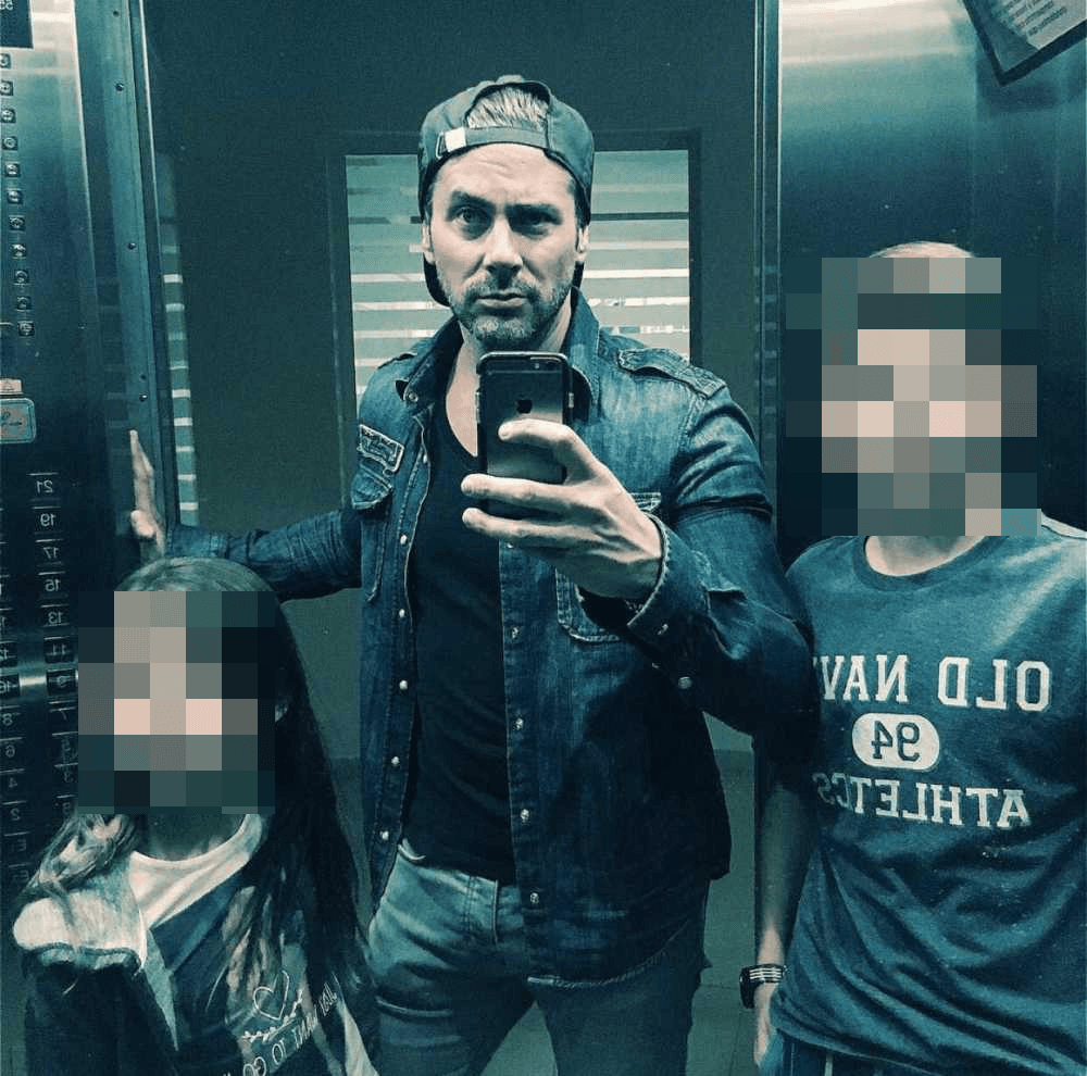 En la denuncia se alega que también le habría hecho ver videos pornográficos "con el argumento de que eran juegos entre padre e hija".