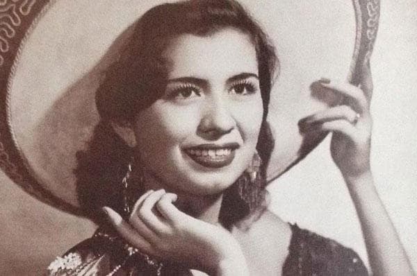 Ambos tuvieron una gran amistad, muchas noches de bohemia y en una de ellas, José Alfredo le compuso en su honor la canción: 'Qué bonito amor'.