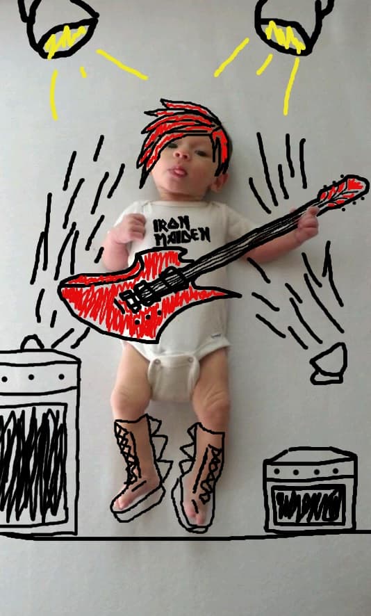 Es fanático de Iron Maiden, o al menos su mamá lo es.