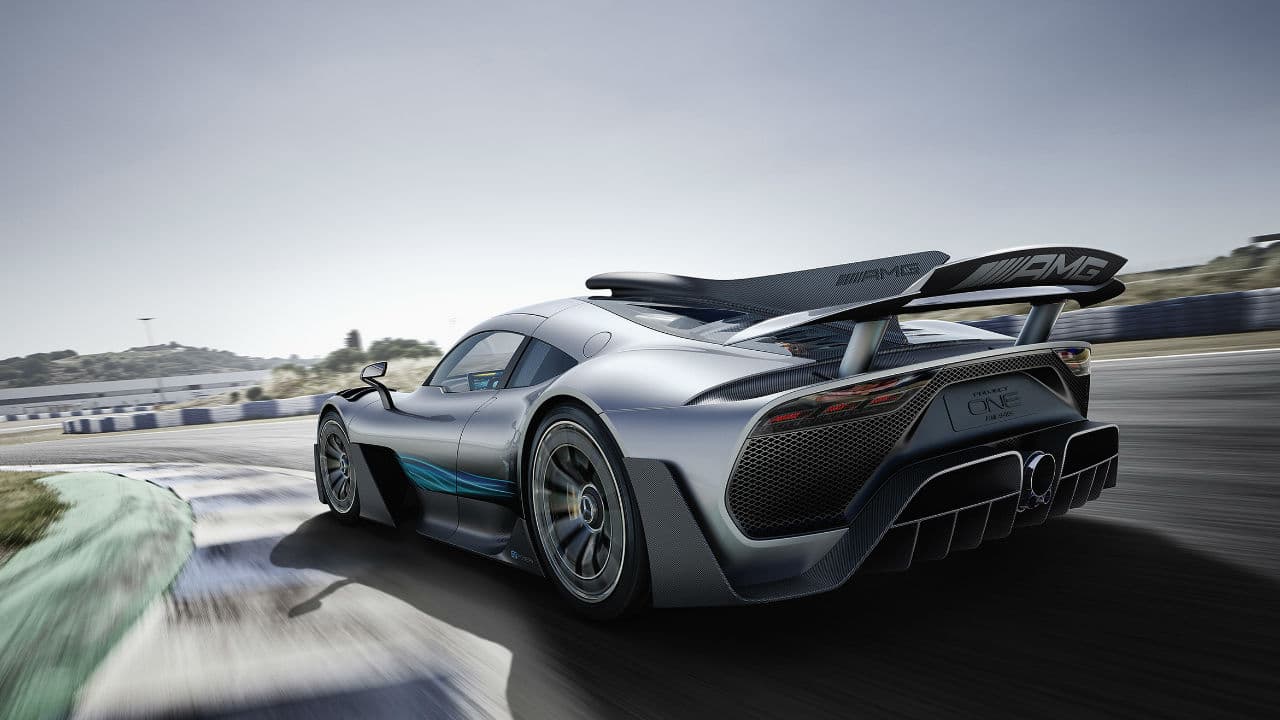 La versión de calle será ofrecida con 
<b>tracción integral y todos los sistemas de seguridad y asistencias de conducción</b> necesarios para que el conductor disfrute de manera segura el desempeño de este súper deportivo.