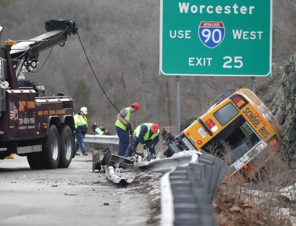 El quinto lugar lo ocupa la I-95, entre Miami (Florida) y Weston (Massachusetts), con un estimado de 0.73 muertes por milla. La tercera más peligrosa de la Florida tiene un estimado de 1,402 muertes en una vía de 1,920 millas. La zona más mortal de esta carretera está en la ciudad de Jacksonville, siendo los accidentes más frecuentes choque entre vehículos, volcamiento 
<b>y choques contra árboles</b>, en ese respectivo orden.