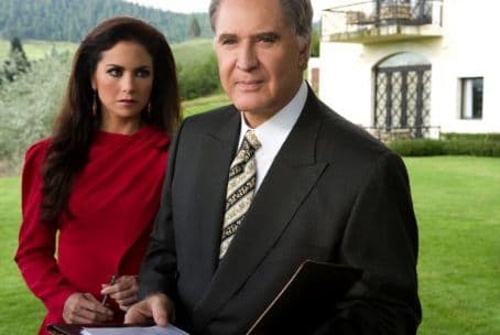 A diferencia de algunas parejas de esta lista, esta pareja sí gustó a los televidentes, esto por el contraste que tenían sus personajes, pues sin saberlo, él dormía con su más grande enemiga.