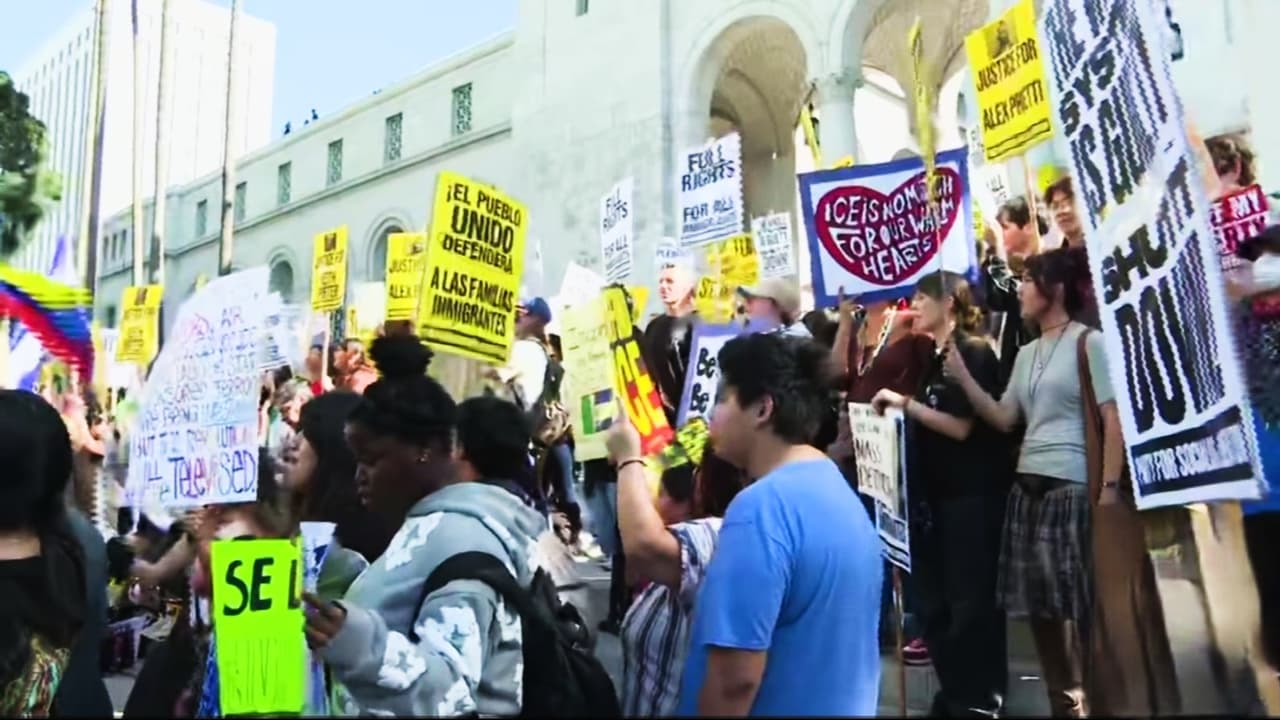 Violencia marca protestas contra ICE en edificios federales del centro de Los Ángeles