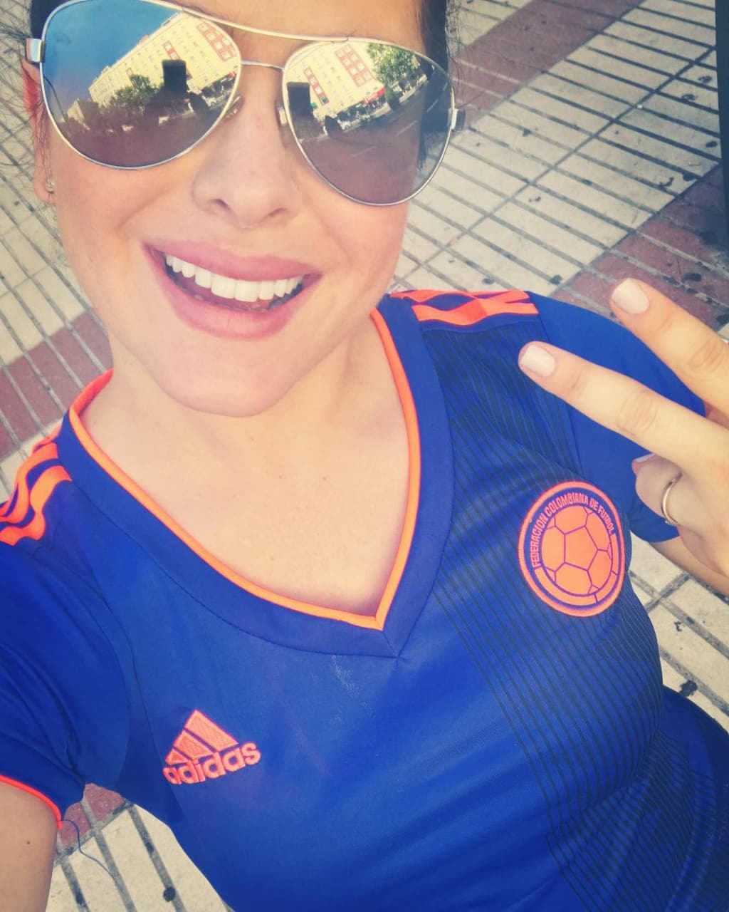 Por supuesto, sus fanáticos le desearon una pronta recuperación ante lo que llamaron "gajes del oficio" de ser madre.