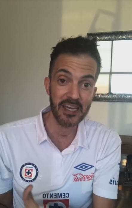 Señalado y criticado por su apariencia física, Del Solar admitió que 
<b><a href="https://www.univision.com/famosos/fernando-del-solar-se-defiende-de-criticas-a-su-apariencia-y-revela-de-donde-saca-fuerzas-para-no-tirar-la-toalla-fotos" target="_blank">"no es agradable"</a></b> recibir ese tipo de señalamientos por parte de algunos seguidores. 
<br>