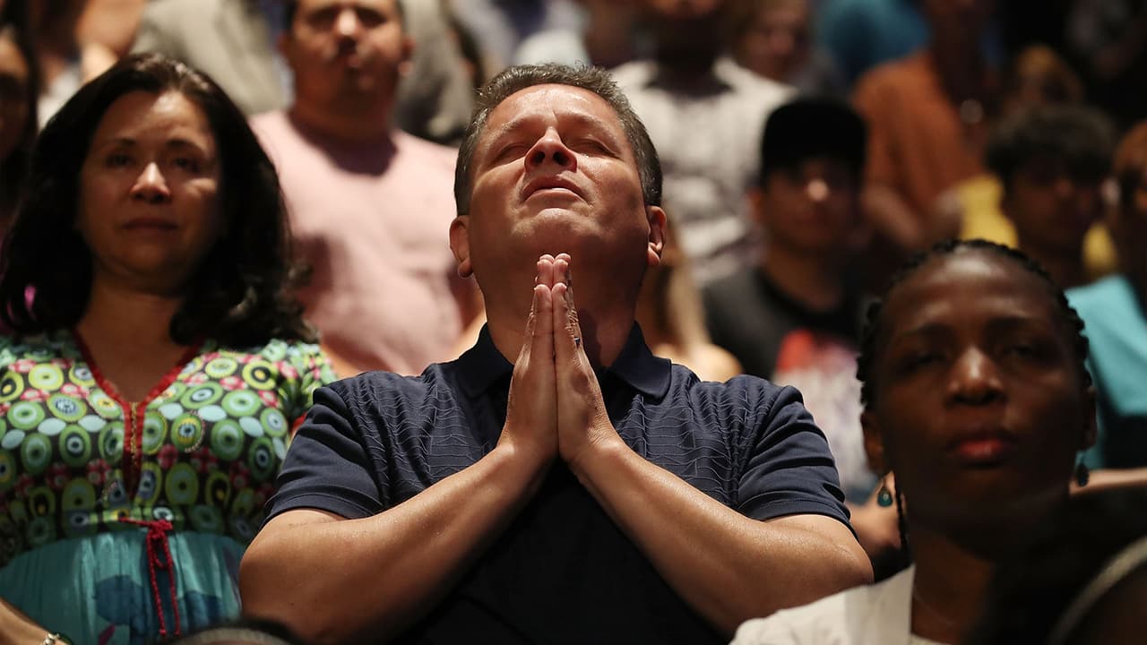 Después de varios días investigando, la policía dijo que las evidencias apuntan a que el dinero encontrado puede pertenecer a 
<b><a href="https://www.univision.com/local/houston-kxln/hpd-cree-que-dinero-hallado-en-lakewood-church-pueda-ser-el-robo-de-2014-en-houston-video">un robo denunciado por la iglesia</a> </b>en 2014.