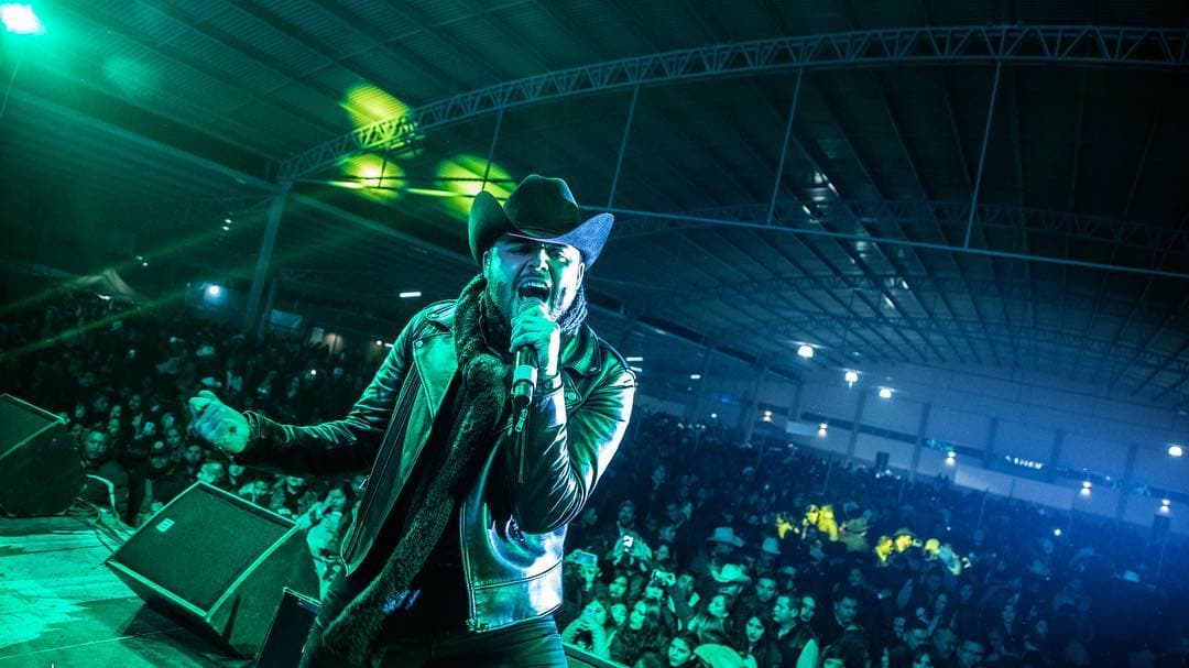 En enero de 2018, uno de sus representantes, Joel Camarena, fue detenido en la terminal Love Field de Dallas con 150 mil dólares en efectivo.