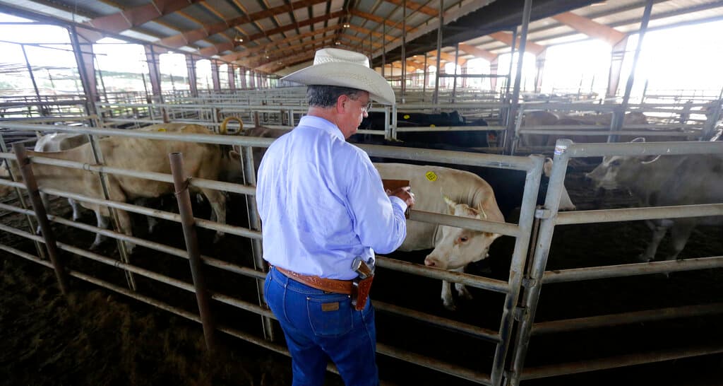 Trump amenaza con nuevo arancel del 5% a México por una disputa de suministro de agua del río Bravo