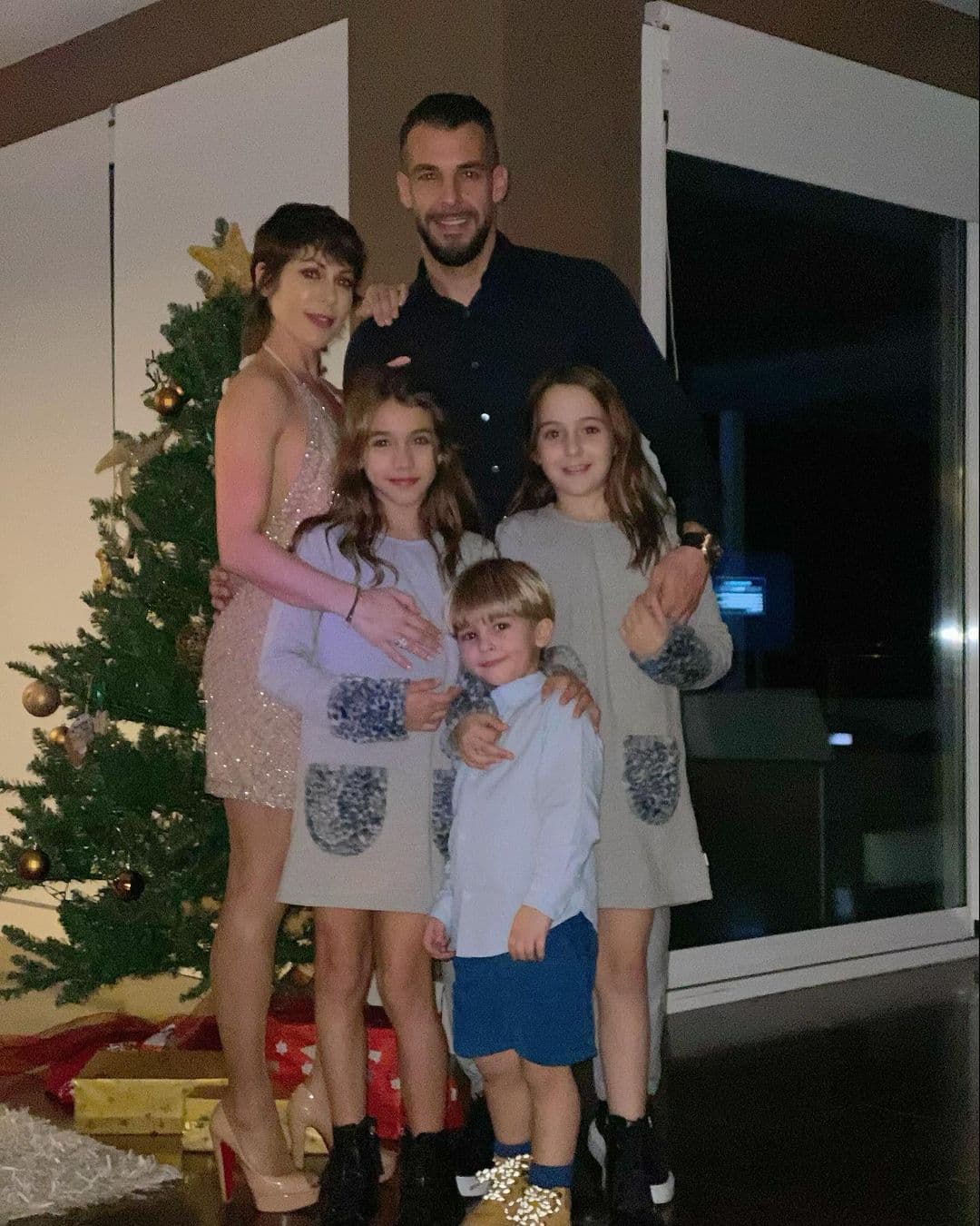 Álvaro Negredo | Las personalidades del balompié desearon felices fiestas a través de sus redes sociales.