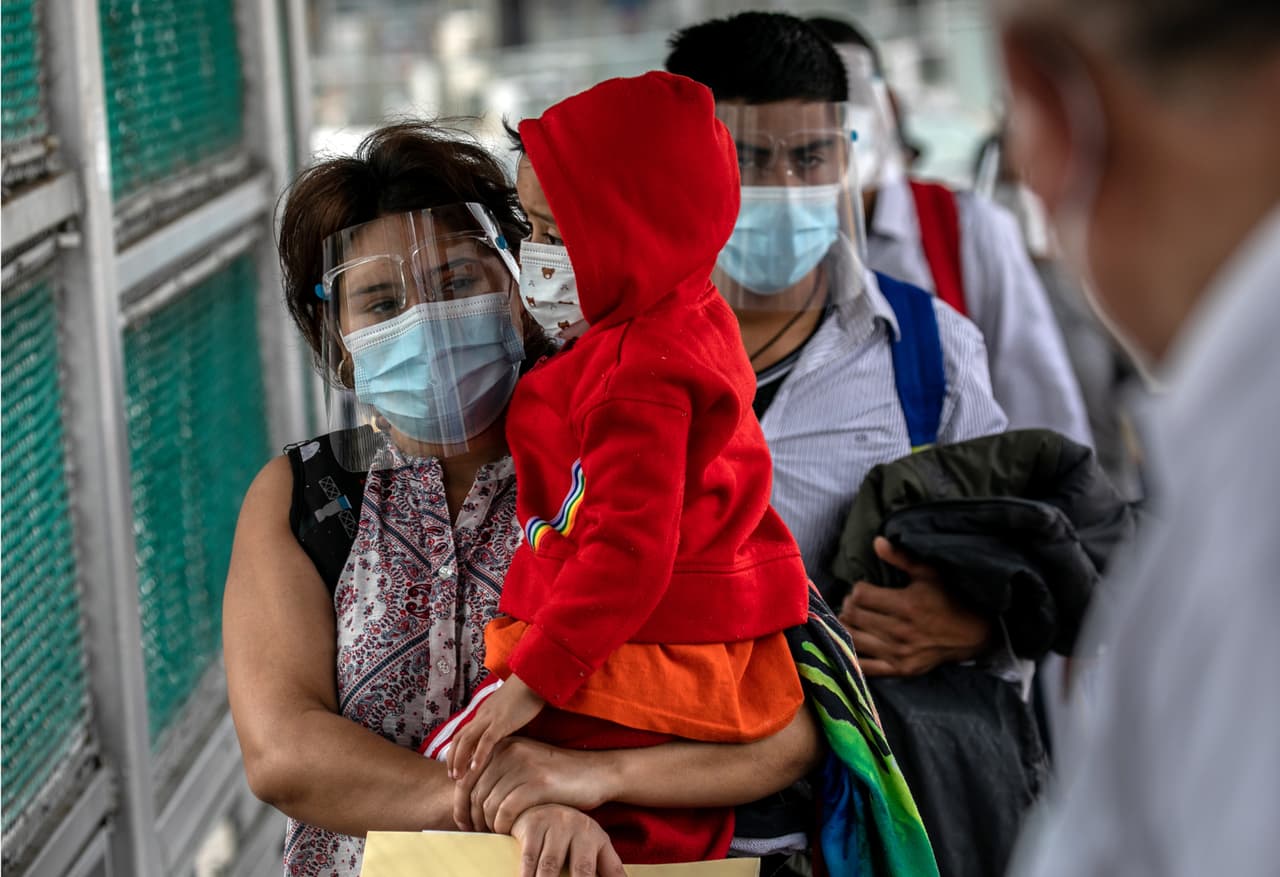 Menos del 1% de las solicitudes de asilo a través de 'Quédate en México' se han concedido en 2022