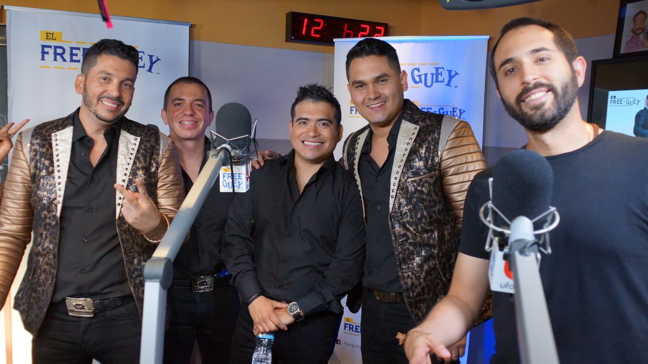 Banda Los Recoditos nos presentó en primicia su nuevo disco 'Los Gustos Que Me Doy' y armaron tremendo relajo con La Bronca, El Tambochi y El Compa Ivan.
