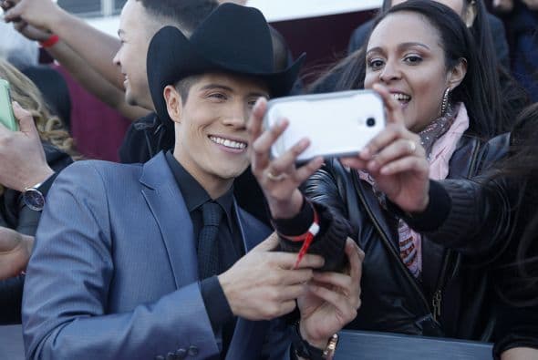 Fernándo Corona se tomó el tiempo para convivir con sus fans.