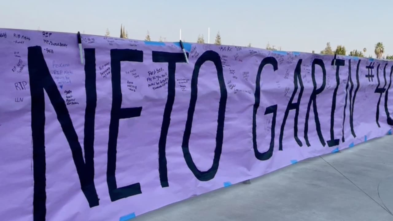 Durante el viernes, 
<b>la comunidad escolar se acercó a escribir dedicatorias.</b>