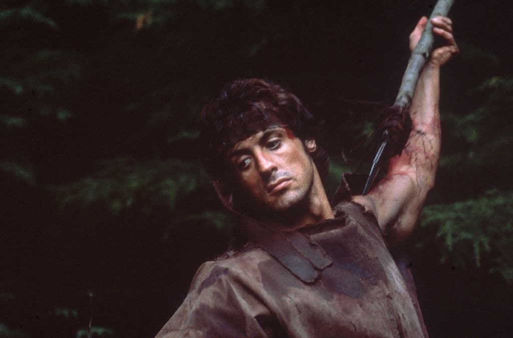 En 1985 trabajó en 'Rambo 2', película filmada en México en la que fue parte de los extras.
<br>