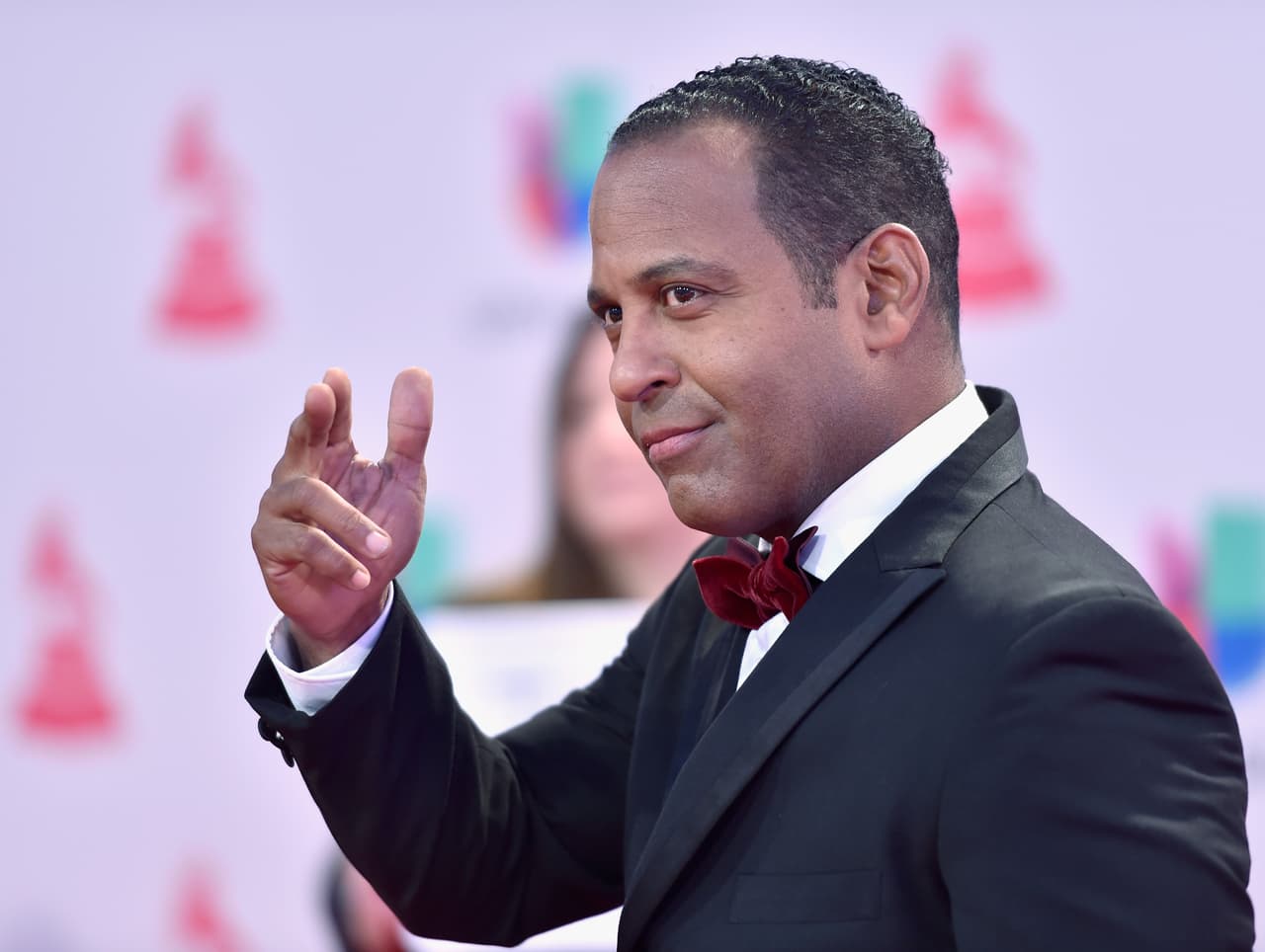 Tony Dandrades es un reportero cargado de carisma y simpatía.