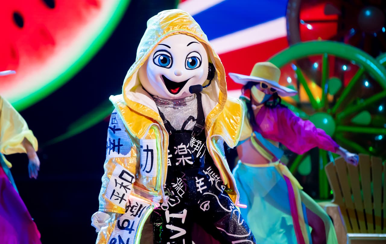 El último participante de este triple combate fue La Hueva, pero antes de eso reveló que el señor Hueva no lo apoyaba para ser un huevo revuelto, mientras que su madre sí lo hizo.