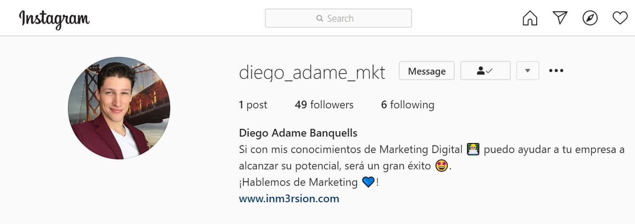 Diego, el hijo mayor del actor, tiene dos cuentas de Instagram. Una, que 
<b><a href="https://www.instagram.com/diego_banquells/" target="_blank">es privada</a></b>, aparece solo con el apellido Banquells. En otra, 
<b><a href="https://www.instagram.com/diego_adame_mkt/" target="_blank">que es pública</a></b>, se hace llamar Diego Adame, según constató Univision Digital. 
<br>
