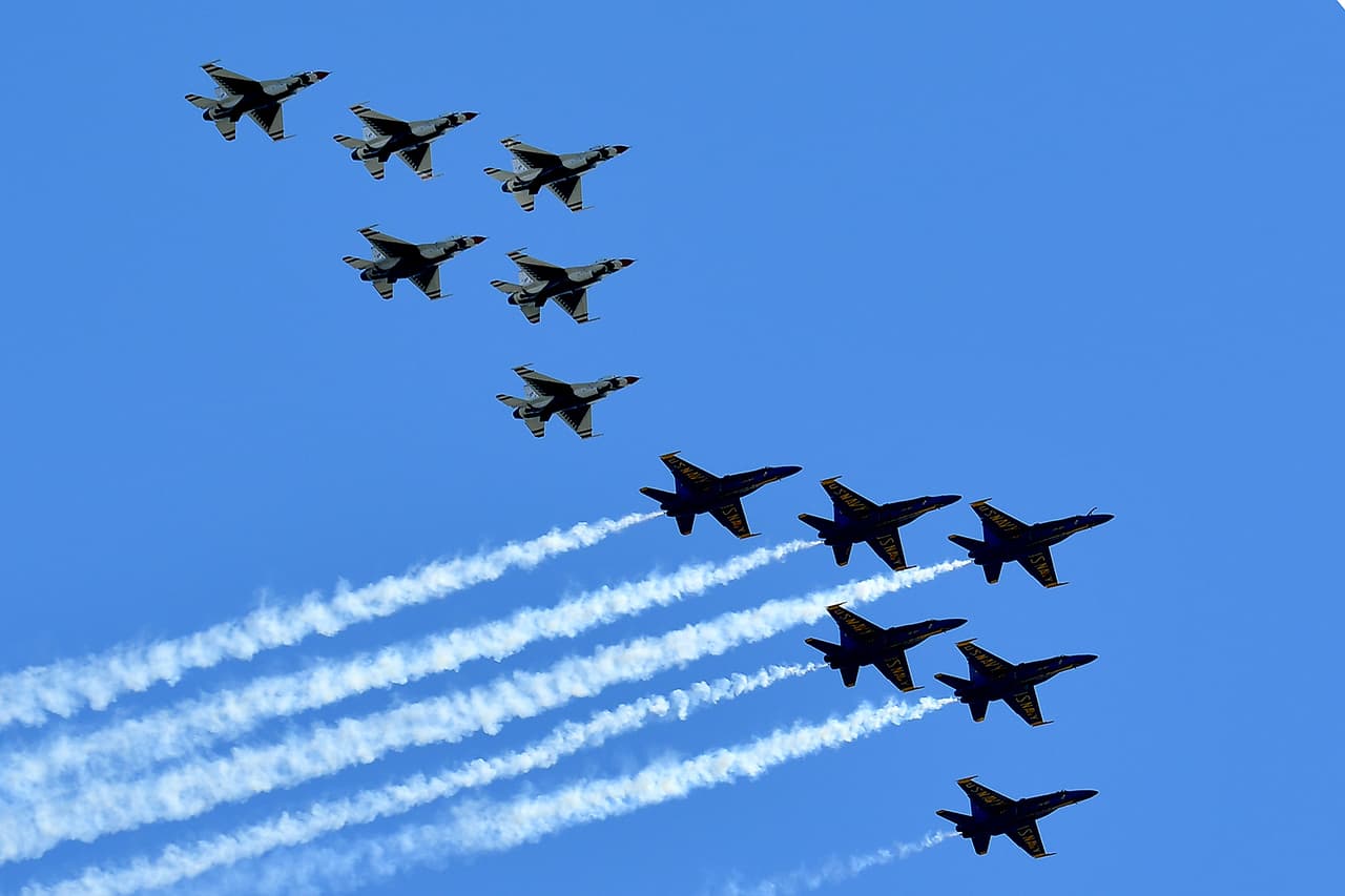 'Blue Angels' anuncian su paso por Chicago para dar homenaje a trabajadores de salud en su lucha contra el coronavirus