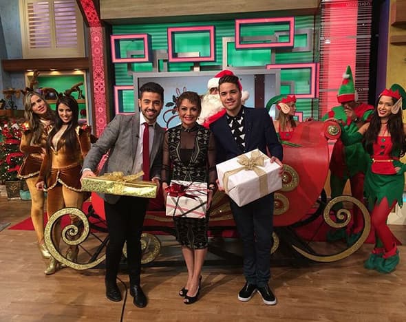 Santa llegó con muchos regalos a la casita de Despierta América.