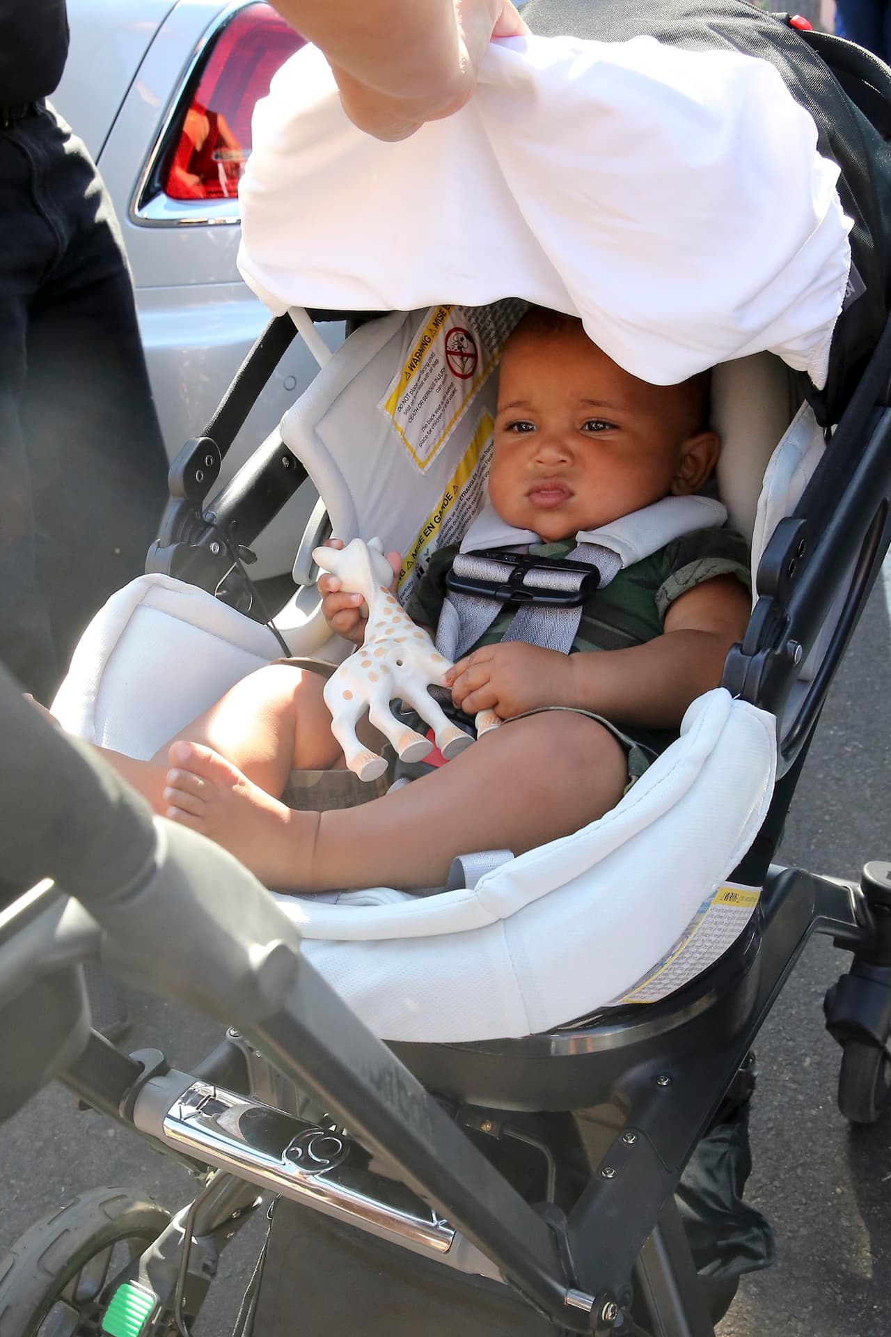 Pero al salir de la tienda el nene ya estaba haciendo pucheritos.