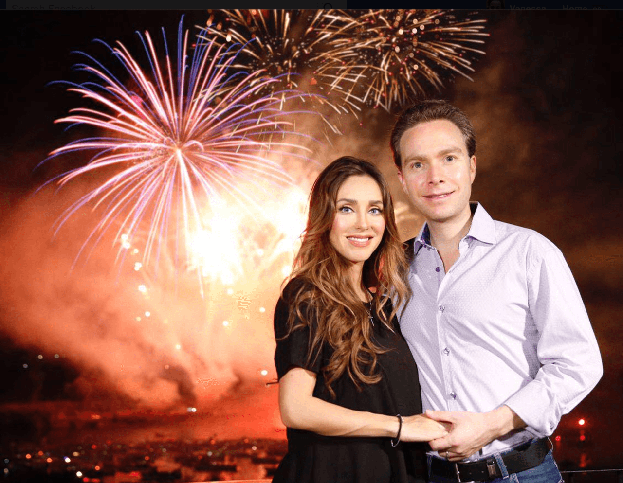 Anahí enciende la bengala con su esposo cinco días después de dar a luz a Manuel