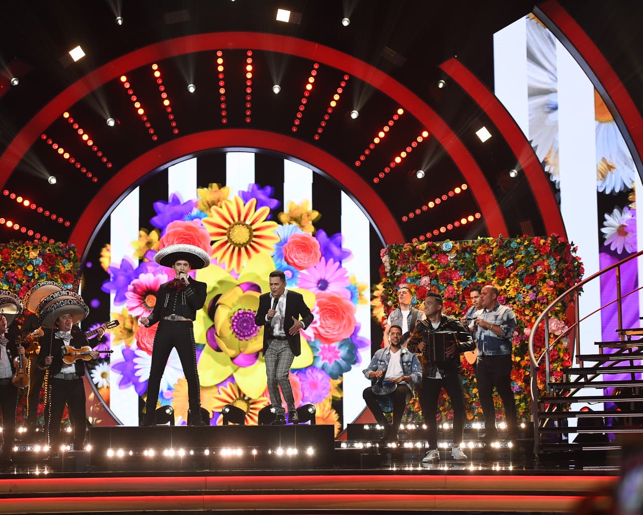 Esta versión del vallenato y regional mexicano fue muy bien recibida por el público, que no dejó de acompañar con sus palmas este tema.