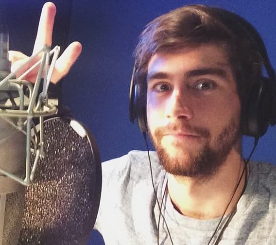 Universal Music contó que un amigo de la diva escuchó el tema del español en la radio y le llamó la atención.