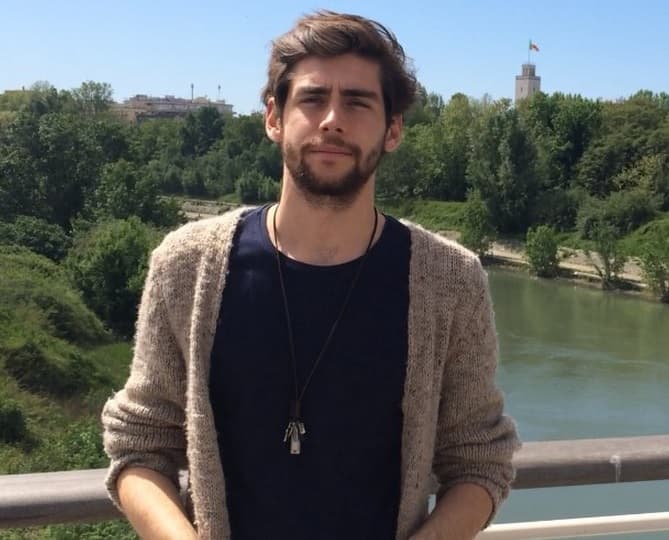 La cantante tiene buen gusto, y es bien sabido que últimamente le ha dado por salir con hombres de menor edad que ella.