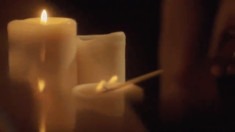 En este anuncio Pamela Anderson muestra por qué no necesita un hombre para disfrutar en San Valetín 