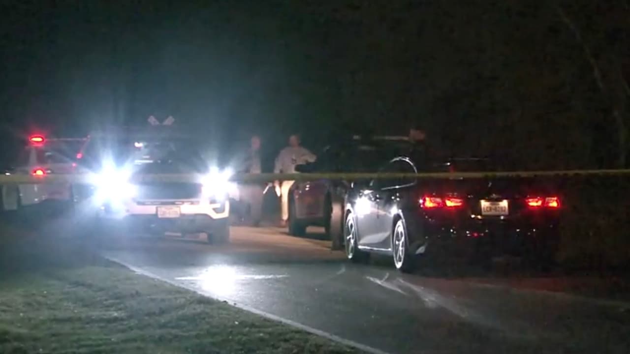 Un supuesto robo fallido dejó dos personas 
<a href="https://www.univision.com/local/houston-kxln/muerte-asesinato-robo-restaurante-condado-harris-cracker-barrell-fotos">muertas</a> en dos lugares diferentes en el este de Houston.