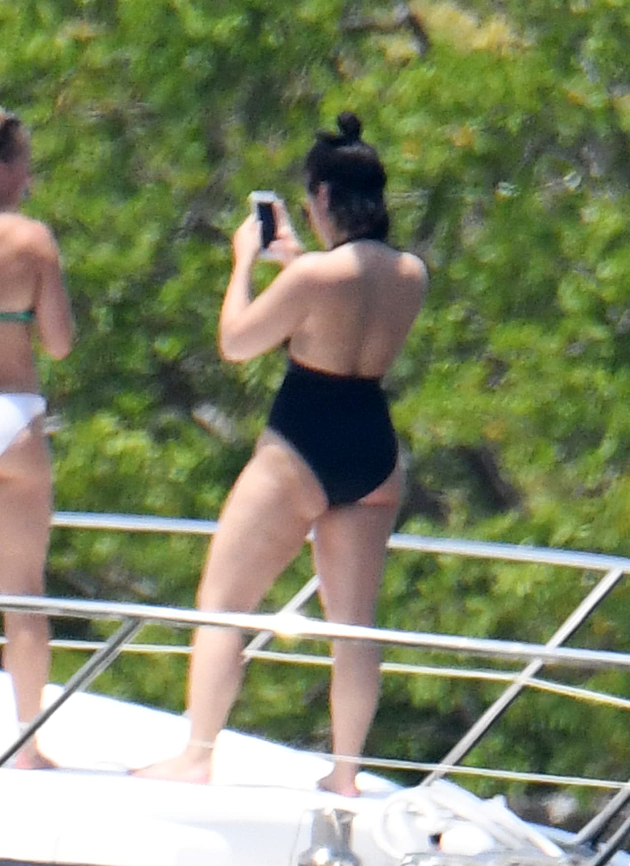 Uff! Demi no le pide nada a las Kardashian.