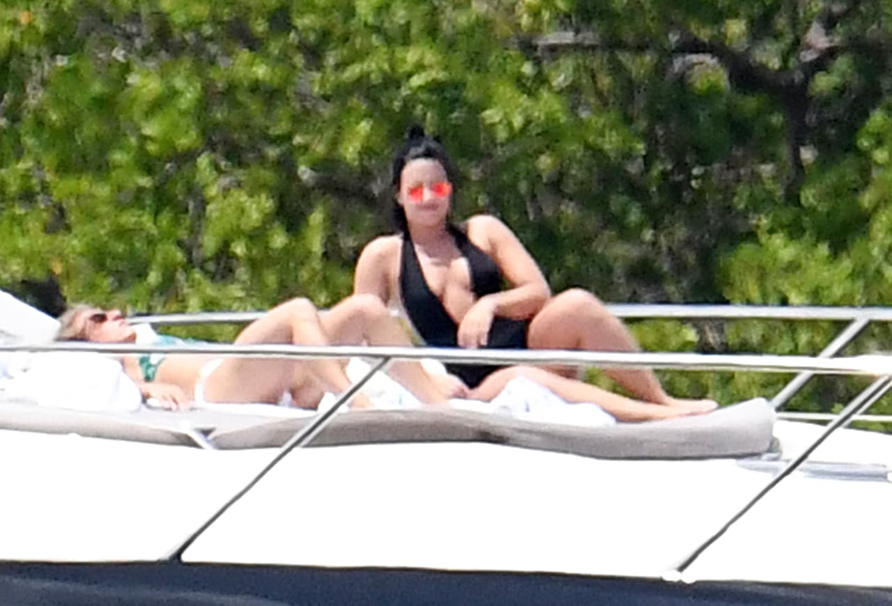 Al parecer no le importó ver a los paparazzi.