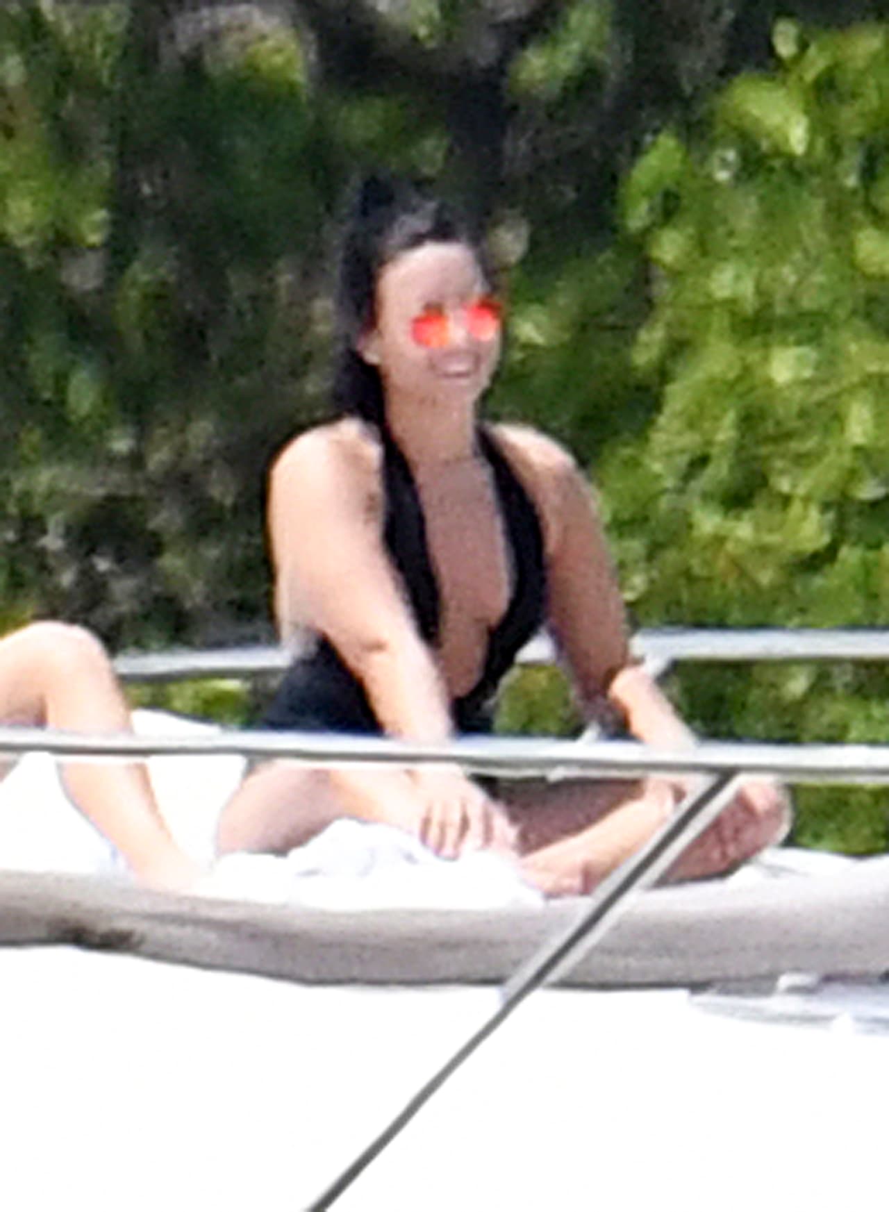 Hasta sonrió para las cámaras.