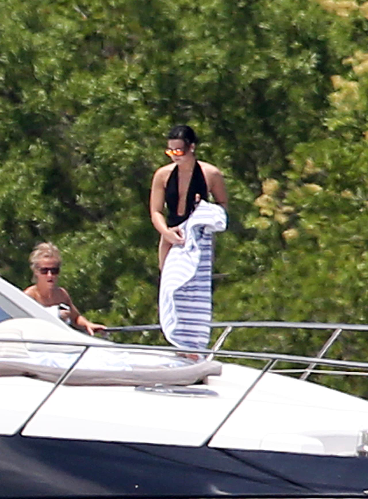 La cantante viajó a Miami para relajarse y gozar de un paseo en yate.