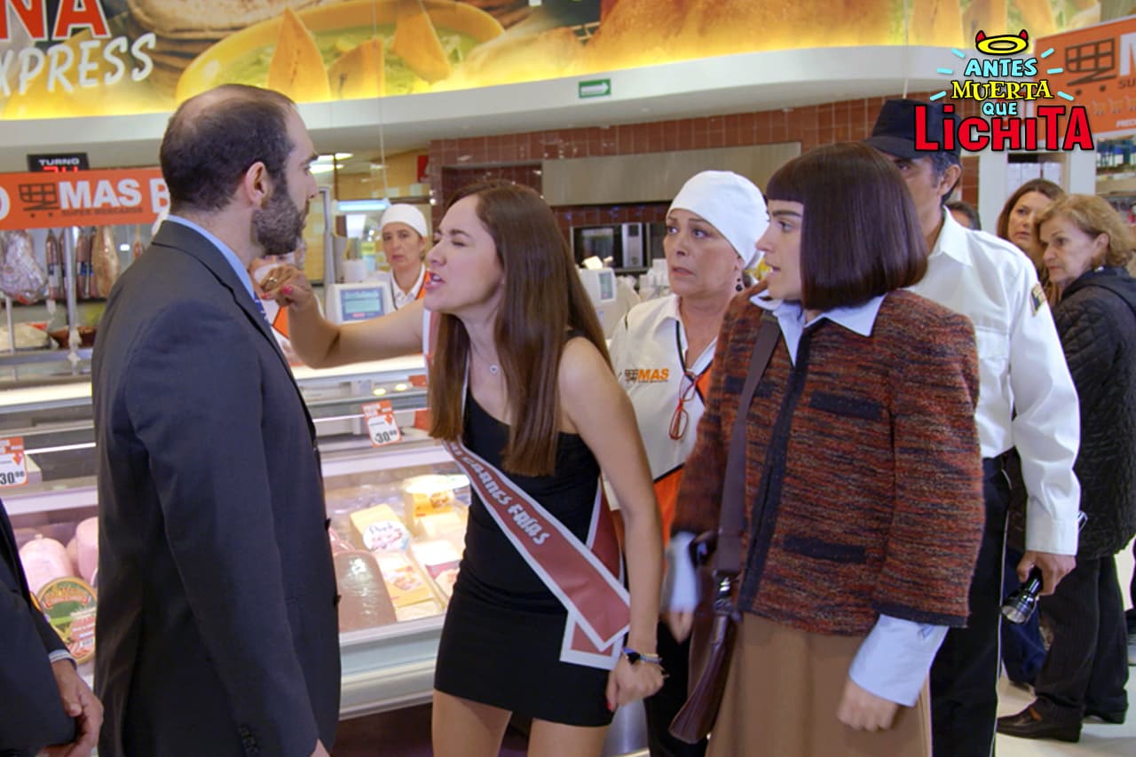 Lichita se arma de valor y enfrenta a los responsables por el despido injustificado de Elsa, Magos se altera y es llevada a la delegación por “agredir” al gerente de Supermercados M.A.S.
