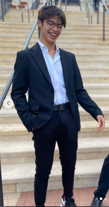 Ni Gustavo Jr. ni la familia ha compartido a qué universidad irá ni cuál es la carrera en la que se enfocará. 
<br>