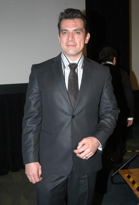 No cabe duda que es todo un bombón y no dudamos que pronto vuelva a deleitar a sus fans con su talento.