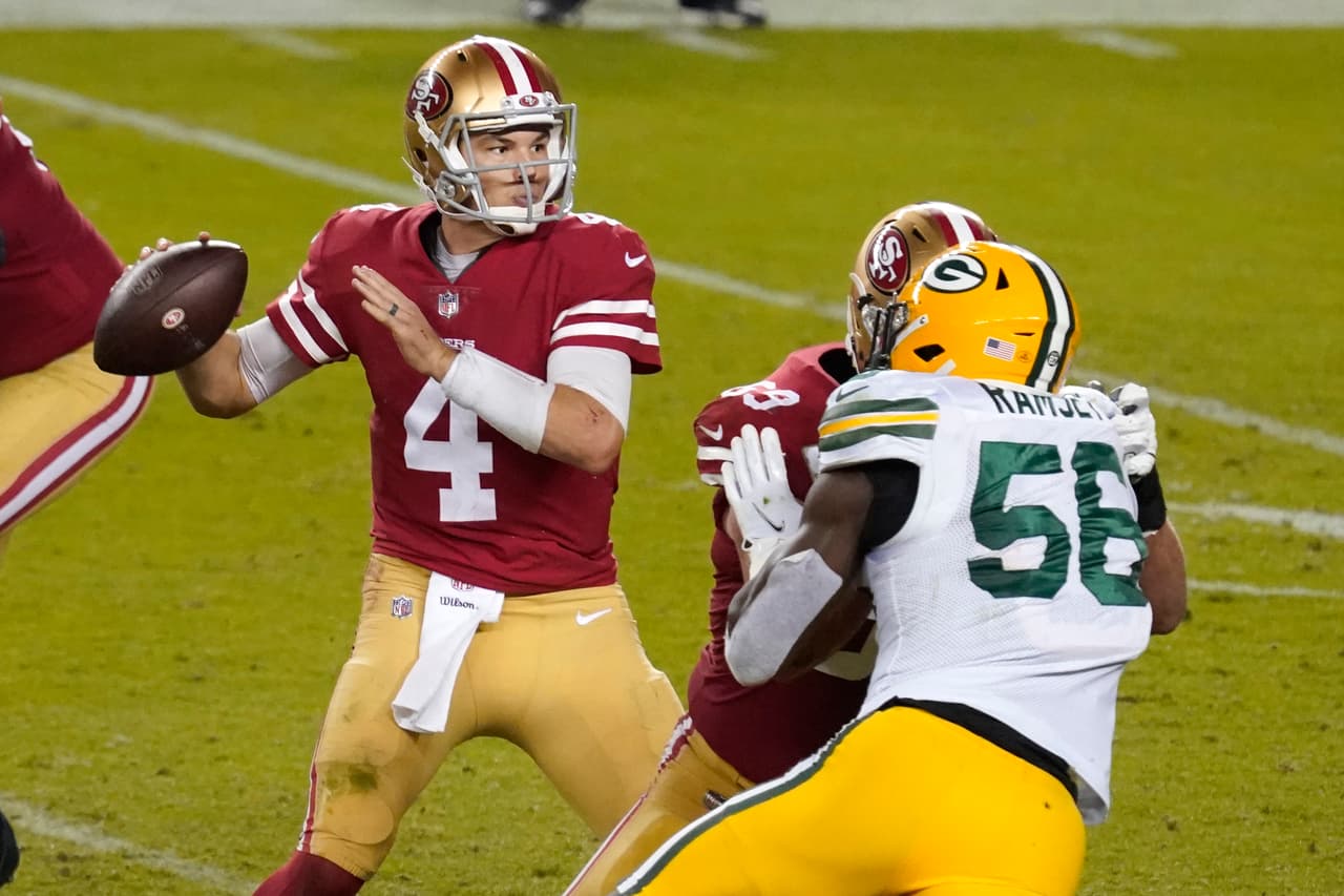Aaron Rodgers tiene una gran noche y con cuatro pases de anotación sin intercepción, los Green Bay Packers vencen 34-17 a los San Francisco 49'ers.