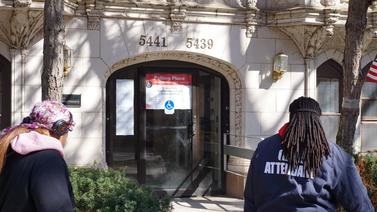 Este lugar de votación ubicado en un centro de atención de ancianos de la comunidad de Uptown, en el barrio Edgewater de Chicago, tuvo una poca afluencia de votantes.
