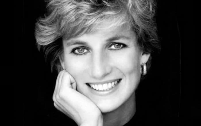 Diana murió en el hospital Pitié-Salpêtrière y su funeral fue transmitido por varios canales británicos para Europa y otros países del mundo.