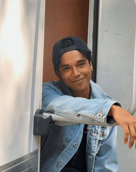 A inicios de este mismo año, Benny Emmanuel reveló que tiene otro importante proyecto en puerta. Aunque evitó dar detalles, dio a conocer que inició el rodaje de una producción en inglés: “andaba nerviosón (...) chido reto”, comentó en Twitter.