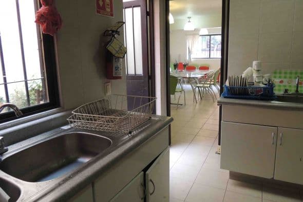 Así luce en su interio el refugio mexicano. Nunca aceptan más de 20 personas. Foto: LSantacruz.